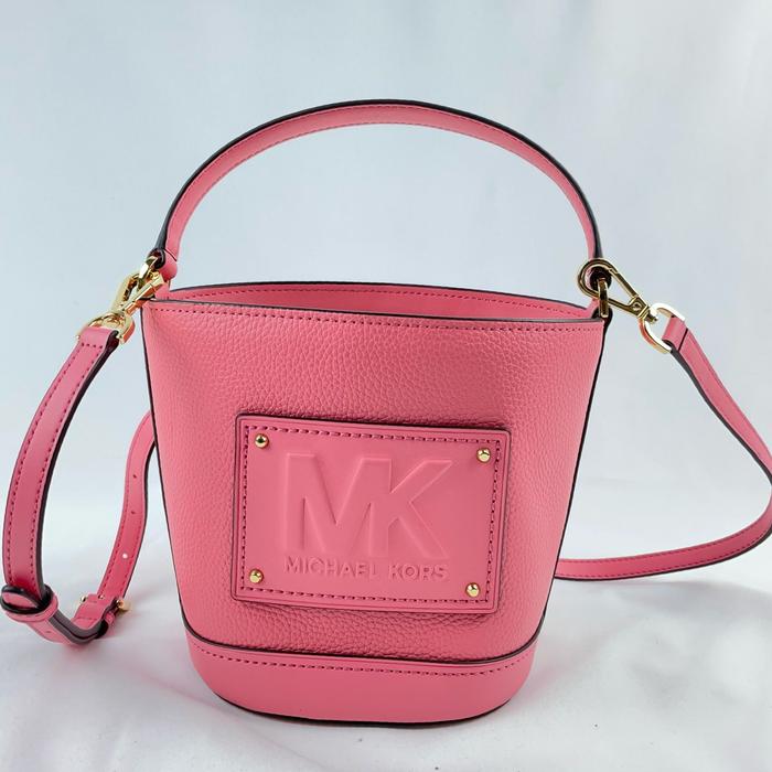 tas wanita mk kimber medium drawstring bucket tea rose vj