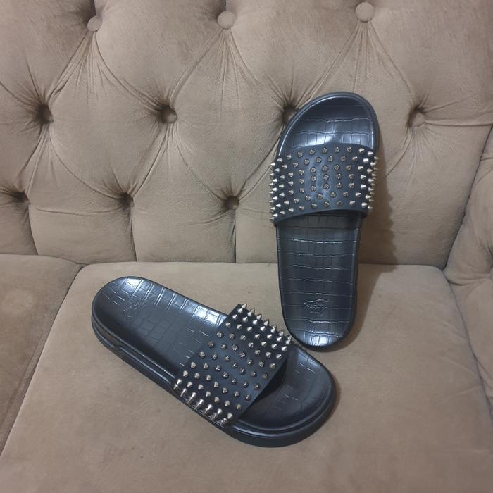 mulus .authentic sandal christian louboutin size 43