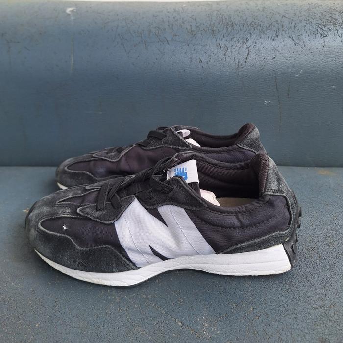 Sepatu anak second original New balance 327 size 35