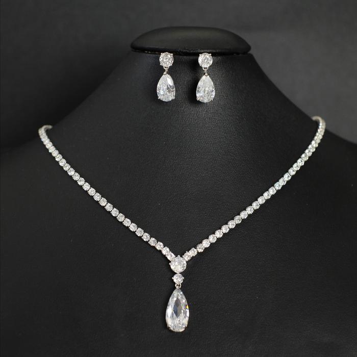ASTERIA - ELGRALUXE - Cubic Zircon Crystal Premium Titanium Earrings Necklace SET