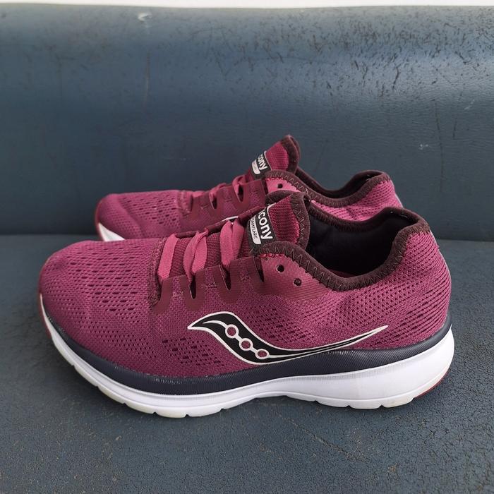 Sepatu second original saucony versafoam flear size 36