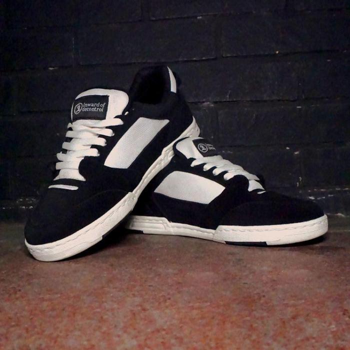 Inward Official - Moshing Black White | Sepatu Pria | Sneakers
