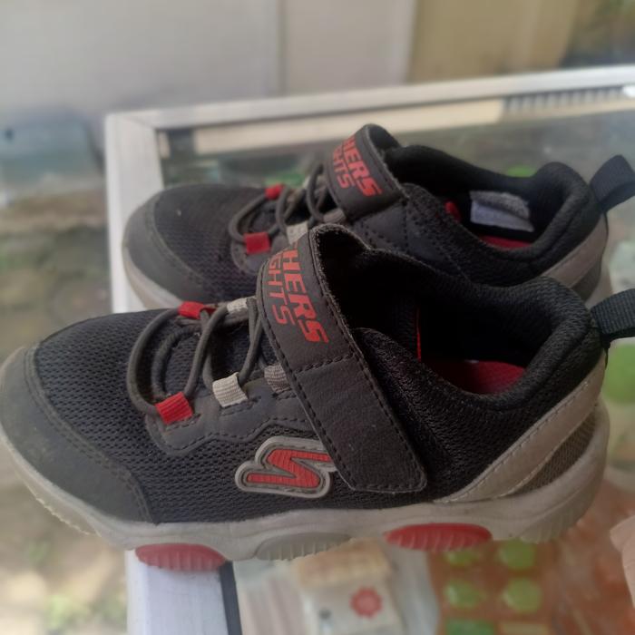 Skechers kids hitam preloved meded