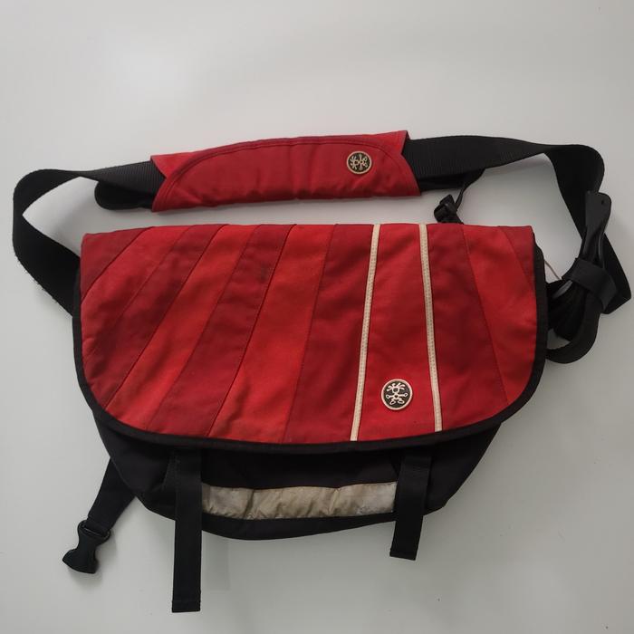 tas slingbag messanger Crumpler bekas langka merah