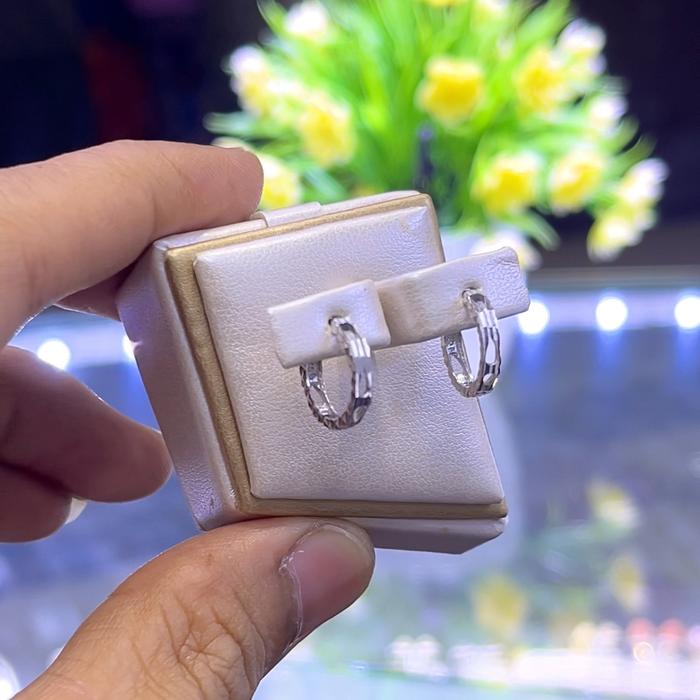 Anting bulat polos mas putih