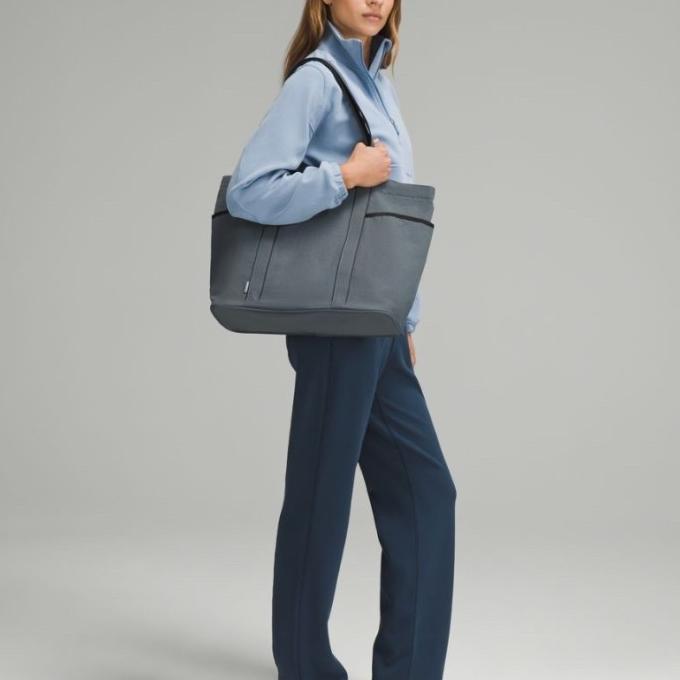 Lululemon Daily Multi-Pocket Tote Bag 20L