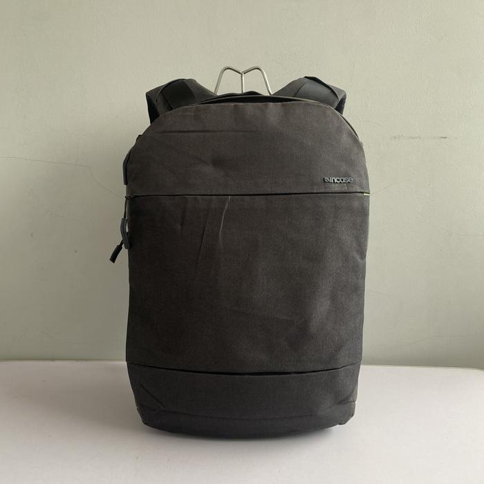 INCASE city compact backpack