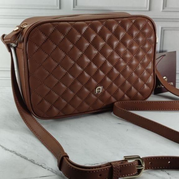 Aigner emiliy cognac brown camera bag