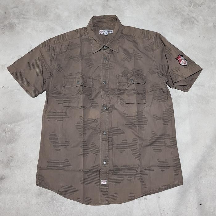 Kemeja stussy 90s shutter camo utility shirt bekas