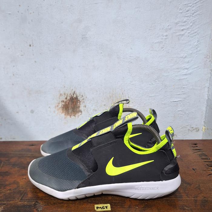 Sepatu second original Nike Flex runner size 40