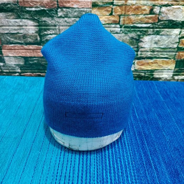 topi banies DESCENTE size dewasa kondisi mulus warna bagus wash tag lengkap original barang import o