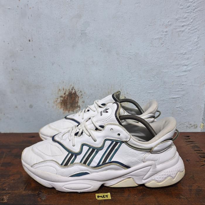 Sepatu second original Adidas Ozwego size 44