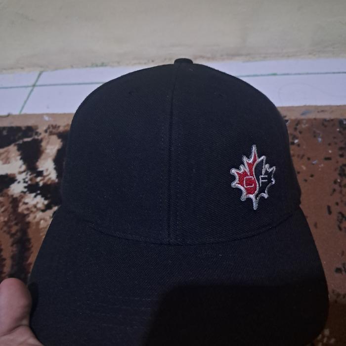 topi NIKE ACG likenew size S-M