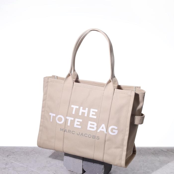 MARC JACOBS Large Traveler Tote Bag in Beige Canvas