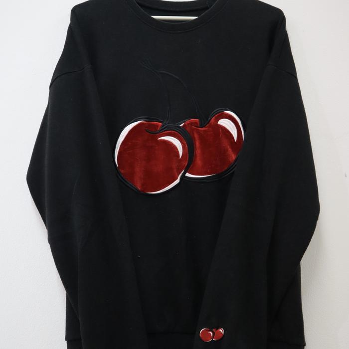 Crewneck Kirsh Cherry Big Logo Hitam (tag cutting)