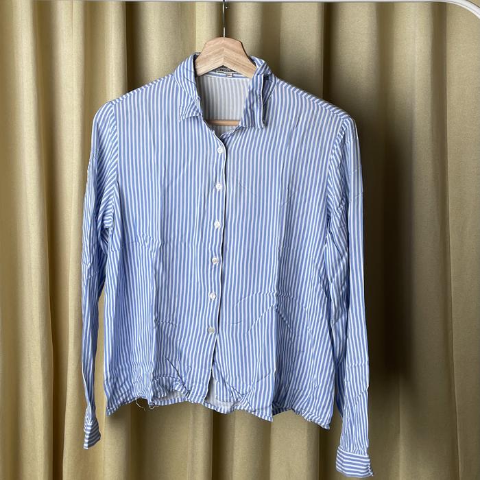 PRELOVED Colorbox Kemeja Garis Striped Blue Shirt T025C