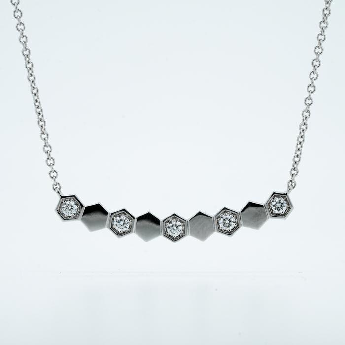 Bee Hive Line Chain Necklace