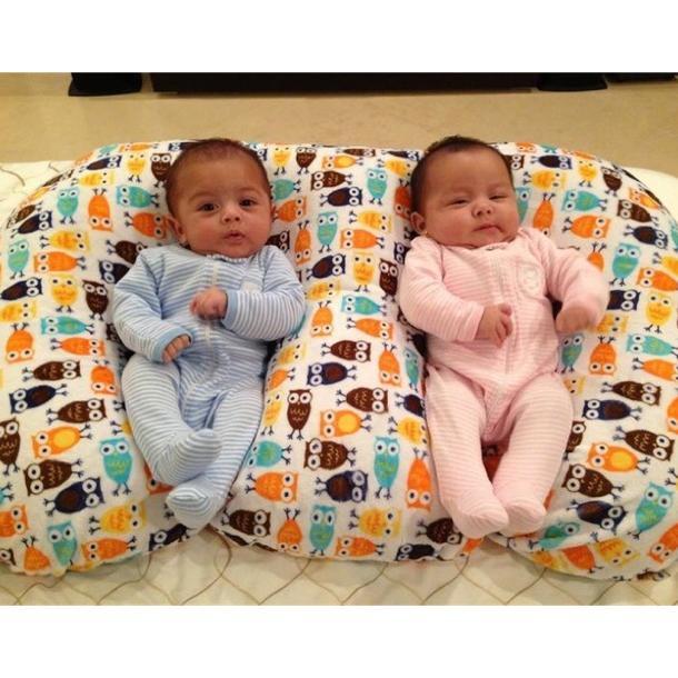 TWINS NURSHING PILLOW / BANTAL MENYUSUI BAYI KEMBAR