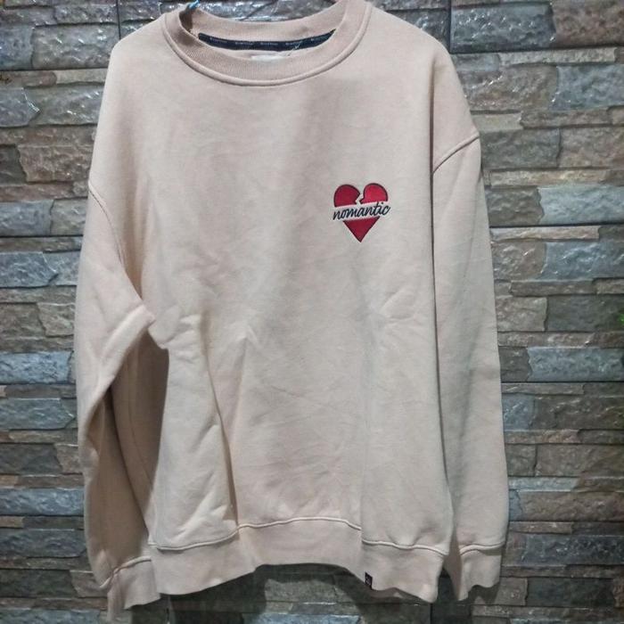 Sweater crew neck bekas merk Beyond Closet size medium