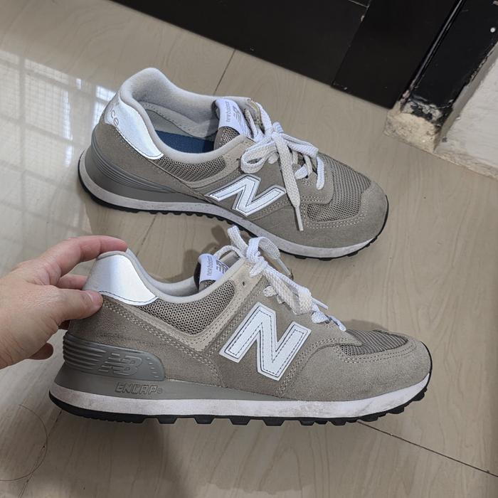 preloved new balance classic 574 24cm