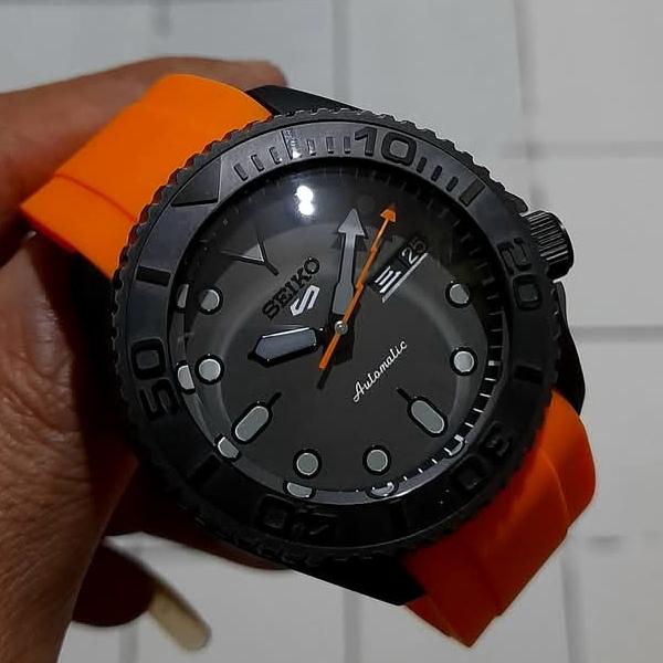 seiko mod srpd black stealth  dial custom dial nh36 movement srpd black mod