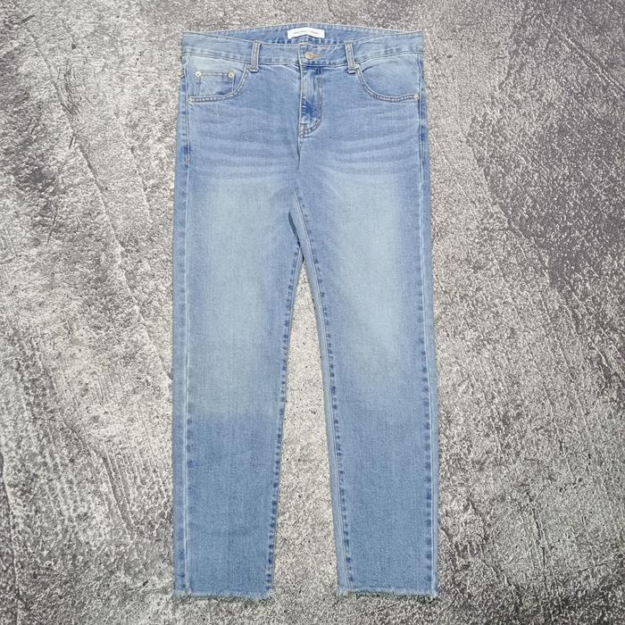 Celana panjang jeans denim WELL DONE X MINED bagus size 34