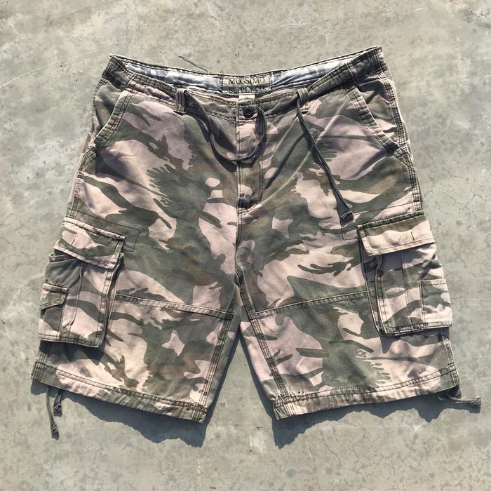 Mossimo Supply Co Cargo Shortpants Military camouflage  Size 38  100% Cotton  Many pocket partition 