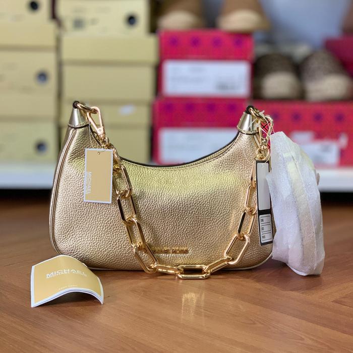 tas wanita mk cora medium zip pouchette pale gold aa