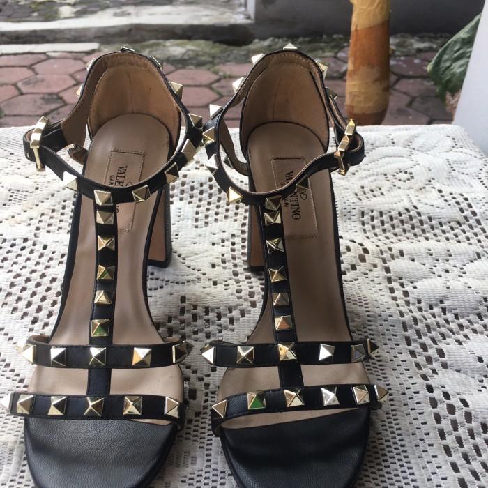 valentino garavani rockstud heels original