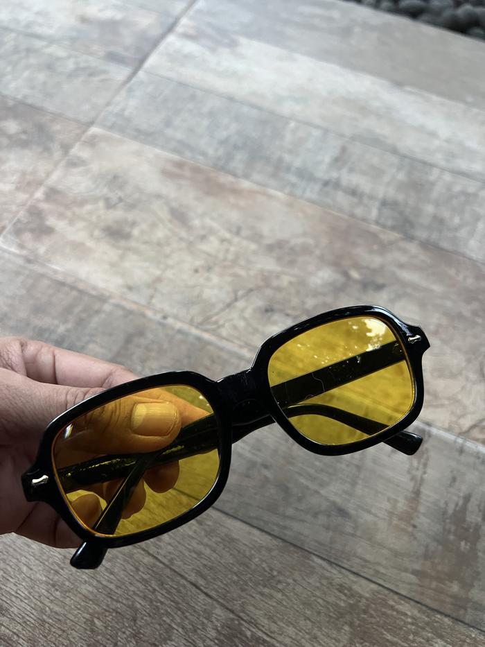 Sunglasses cowok Lensa kuning