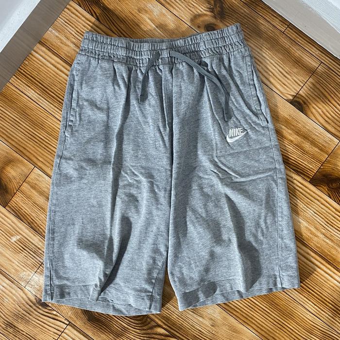 CELANA PENDEK NIKE SECOND size S