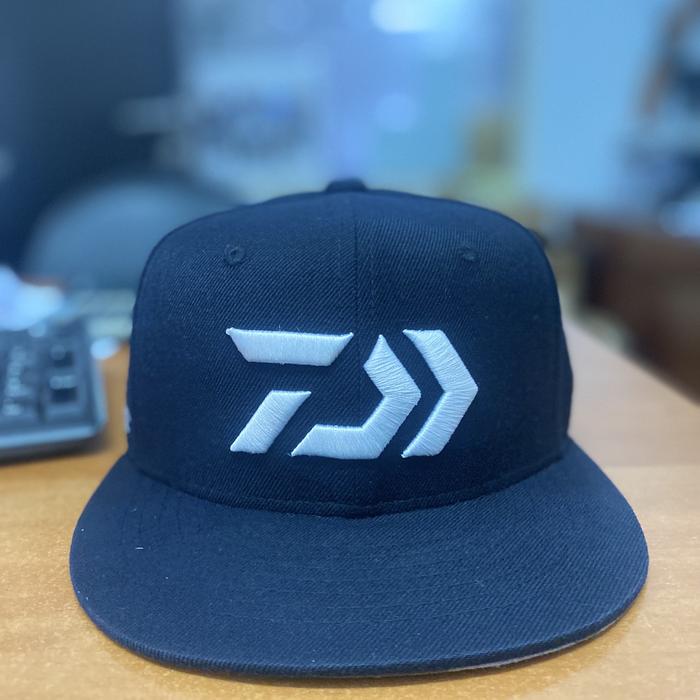 Topi snapback Daiwa LT EXIST