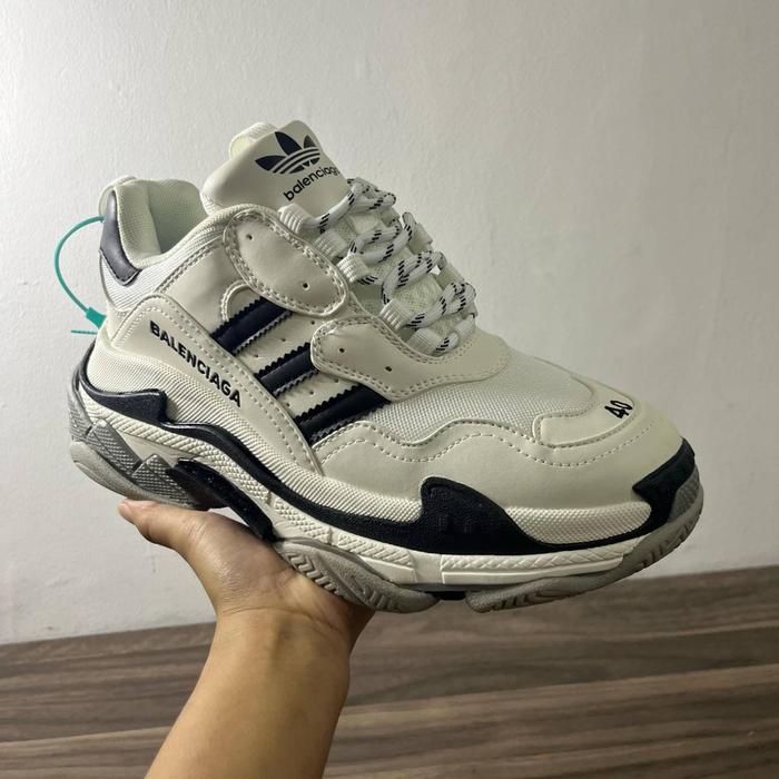 Sepatu Adidas X Balenciaga Triple S White Black