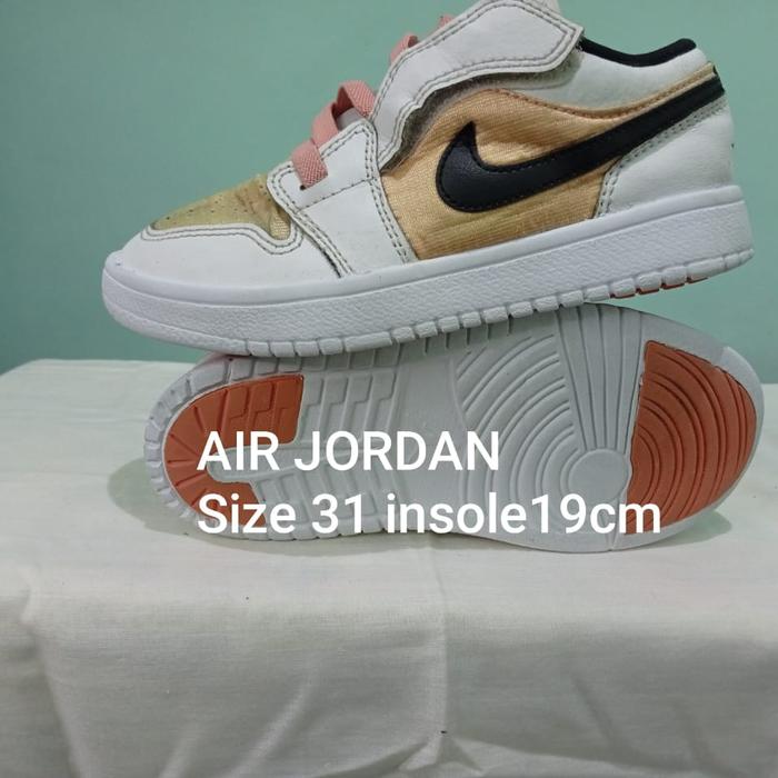 Sepatu anak second thrift brand Air Jordan size 31 insole 19 cm