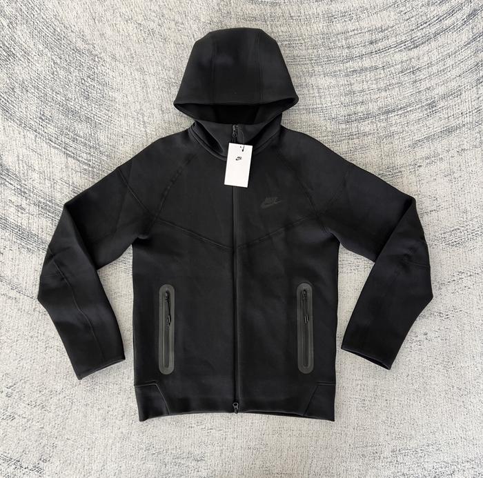 NIKE TECH FLEECE BLACK NEW SEASON SIZE S