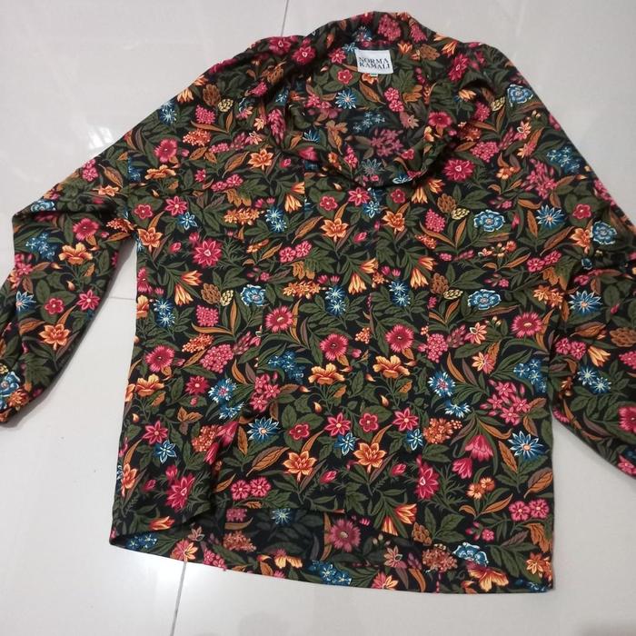Norma kamali floral v neck blouse with dolman sleeves