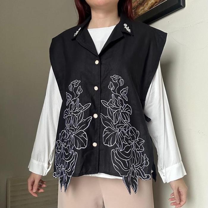 Boom Jennie Vest Bkk Top Vest Atasan Katun Brokat Bolong Luaran Wanita Korean Style By Biel The Labe