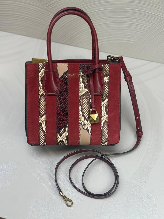 MICHAEL KORS Mercer Medium Accordion Messenger Satchel Bag