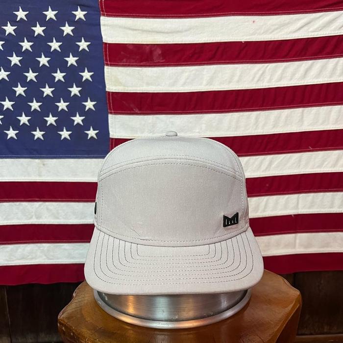 Topi Snapback Melin Brenches