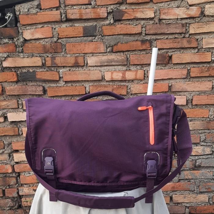 incase purple messenger bag