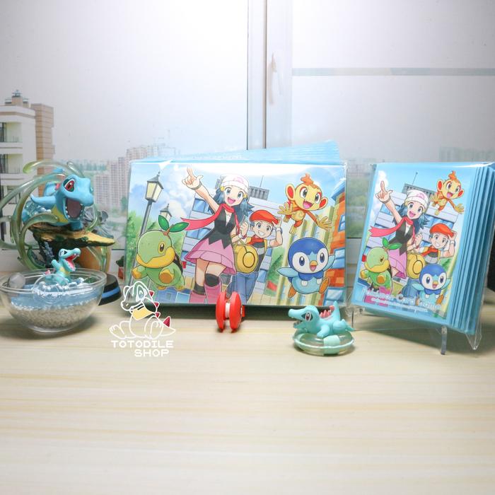 Baru - Pokemon Center Jepang Rei, Akari, Lucas, Dawn 2022 Deck Box & Sleeves - Sinnoh Rowlet, Cyndaq