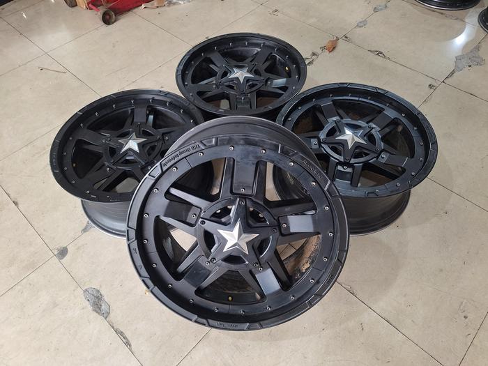 Velg Mobil Bekas Ring 20 Lubang 6 RASTA HSR R20X9 H12X114,3-139,7 ET20