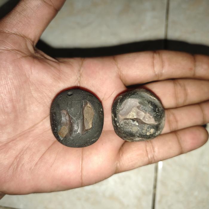 sepasang batu mustika meteor sangat langka warisan peninggalan
