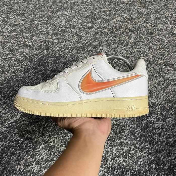 Sepatu Nike AF 1 Low 'Oversized Swoosh White' SZ 40 second