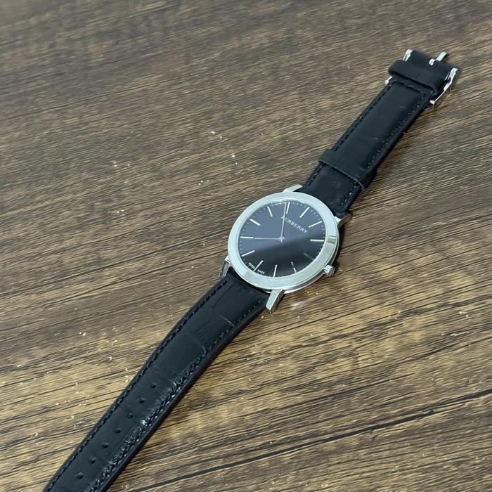 Jam Tangan Pria Burberry Chronograph Silver