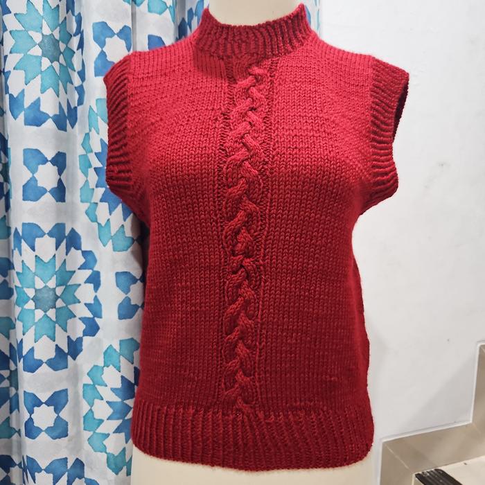 Preloved Vest Cable Red Like New