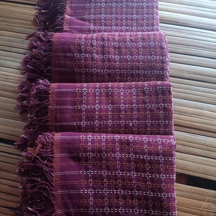 kain tenun baduy motif suwat songket,warna dasar merah maroon
