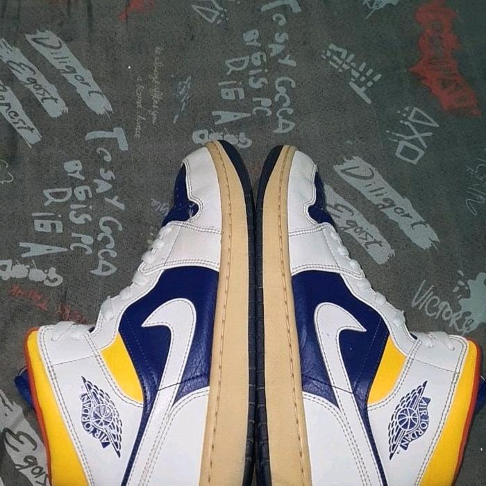 Sepatu Dordan Retro 1 Thrift