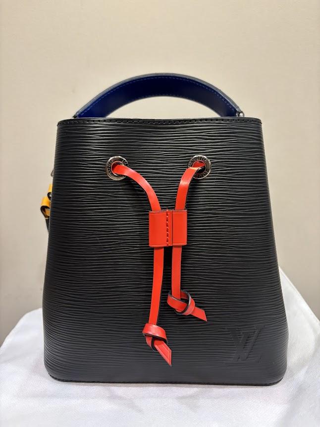 LV Sling bag/bucket bag/ Neonoe Epi ori preloved like new