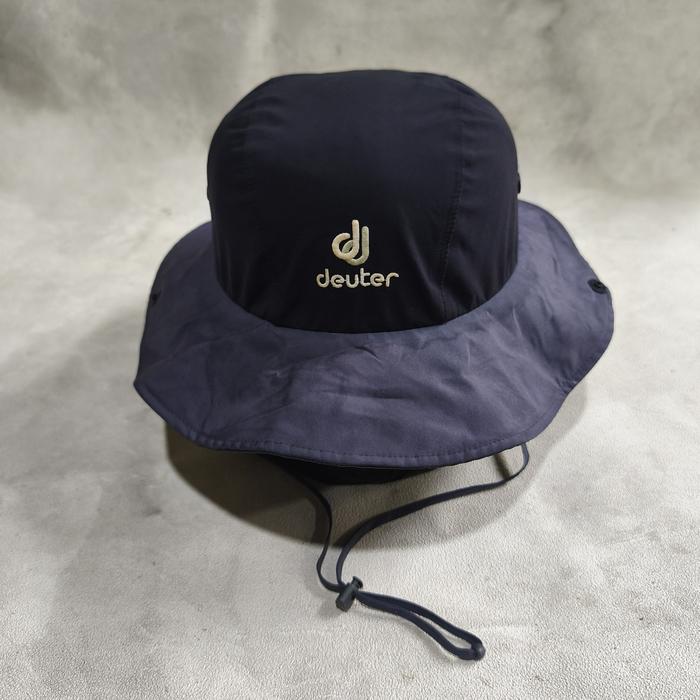 Topi rimba outdoor hiking gunung Deuter hitam bekas